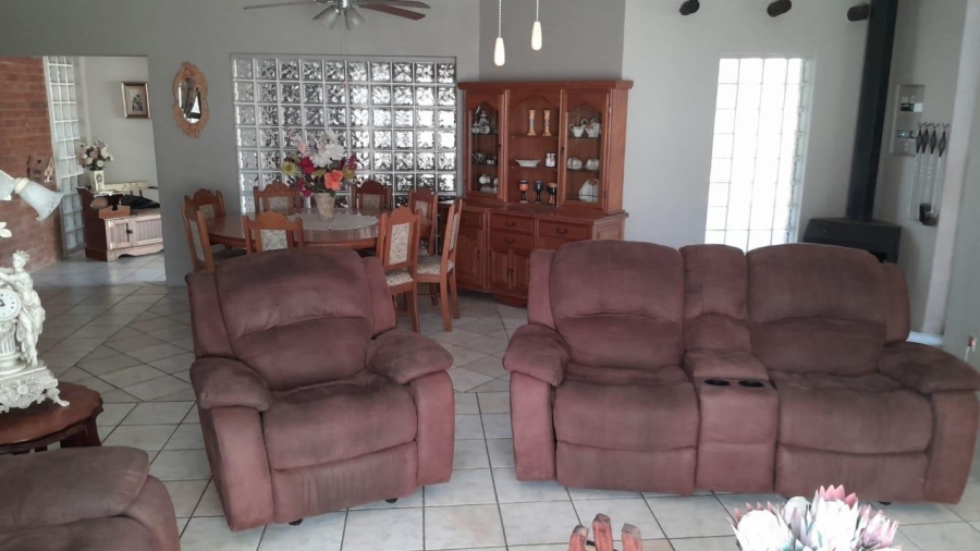 5 Bedroom Property for Sale in Riebeeckstad Free State